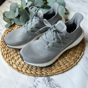EUC- Adidas Ultraboost 2021 - Light gray- Size 8